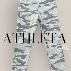 Athleta Girl Camo chit chat capri leggings
